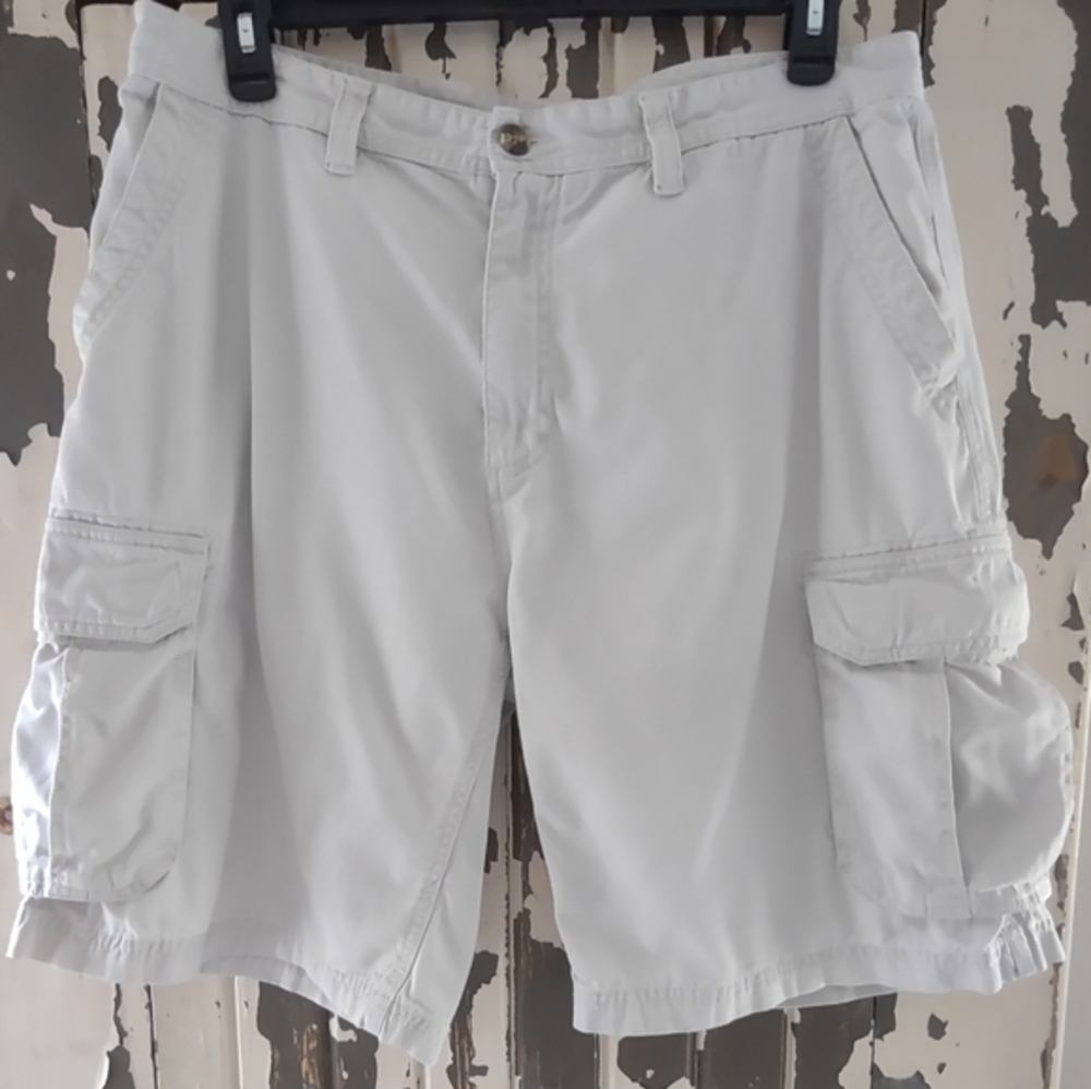 St John's Bay Cargo Shorts, 38, Cream